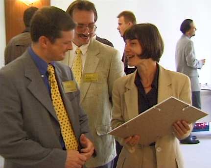 Ing. Manfred Jahn von Ericsson (links), MOBILE TIMES Verlagsleiterin Christine Köttl (rechts)